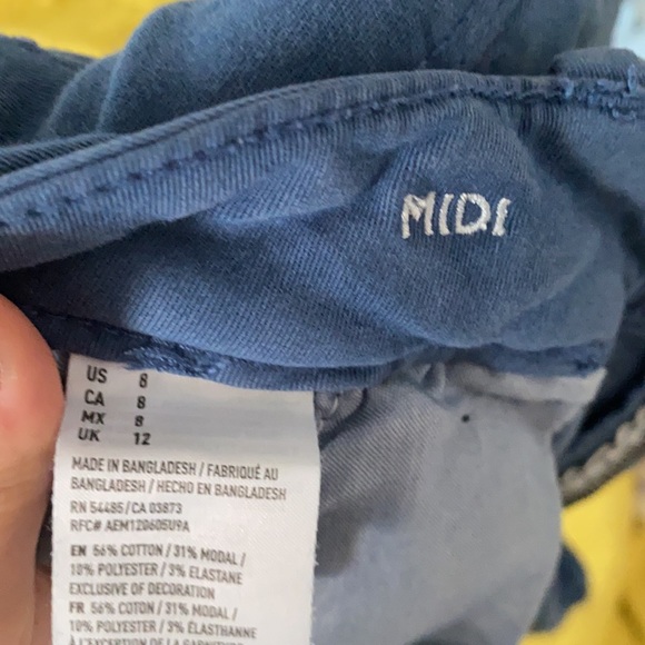 SALE🌿 American Eagle Midi Shorts - Picture 5 of 5